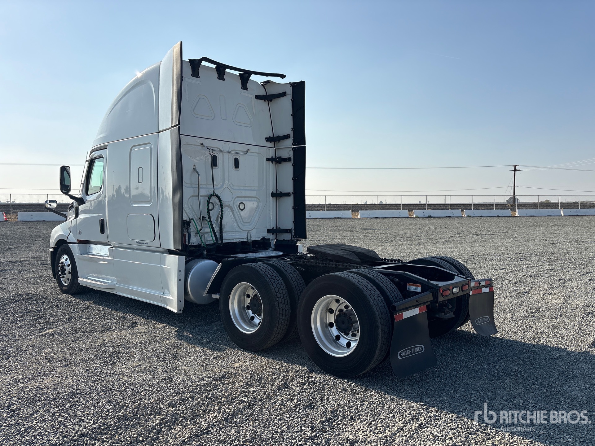 2022 Freightliner CASCADIA 126