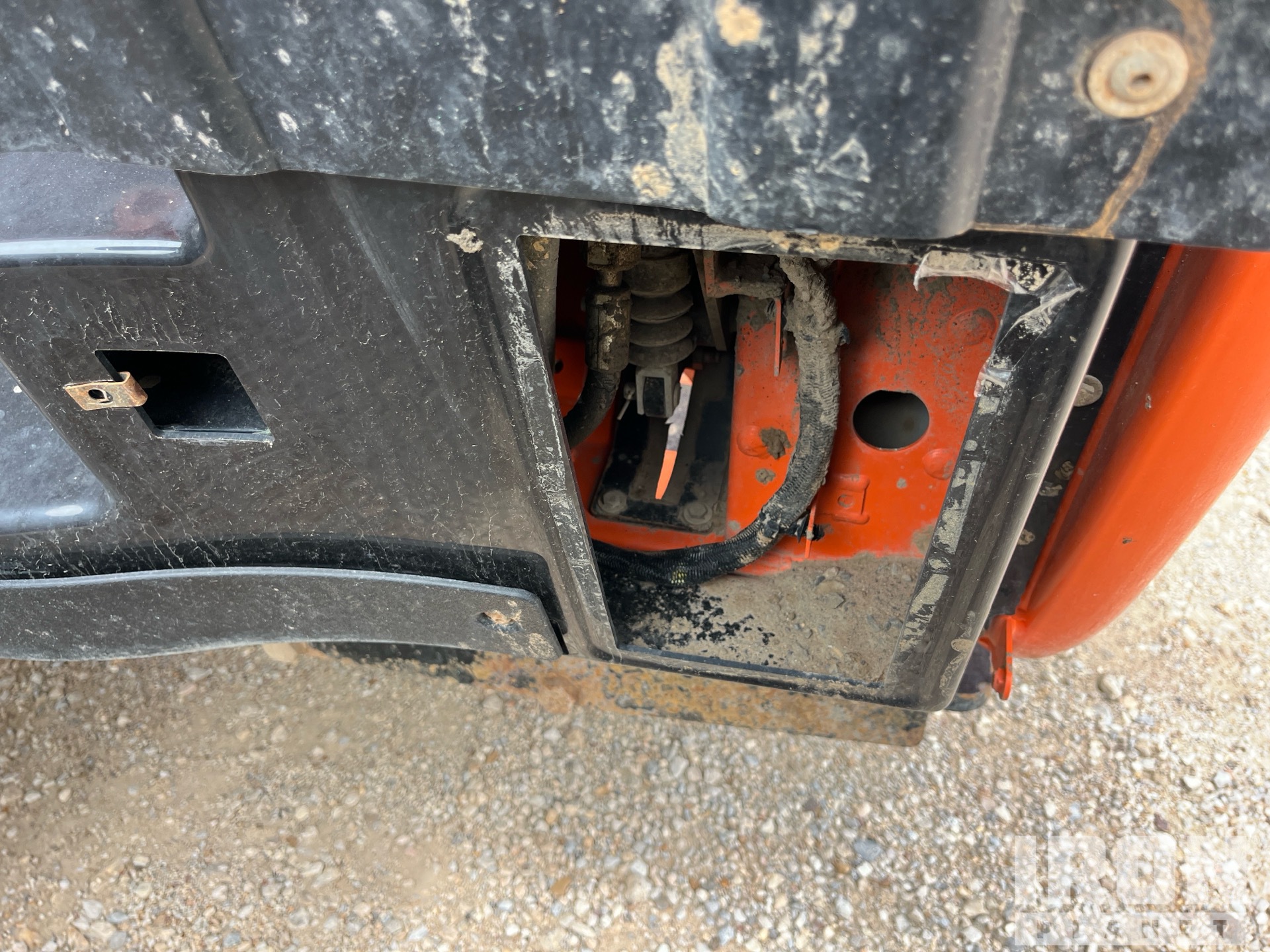2018 JLG 1043
