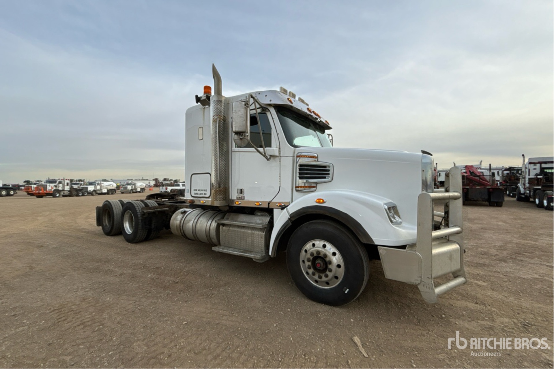 2019 Freightliner CORONADO 122SD