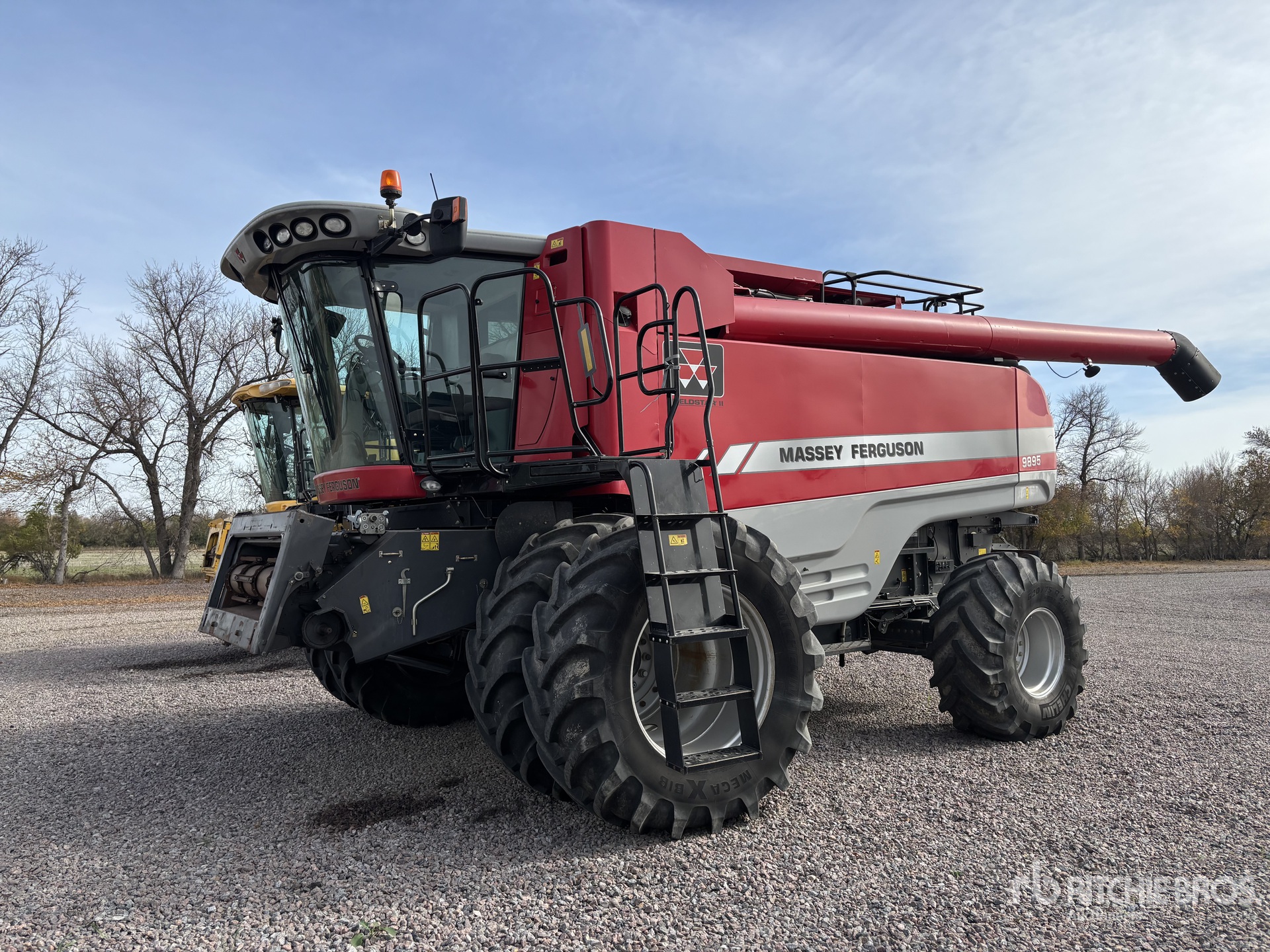 Photo of 2009 Massey Ferguson 9895