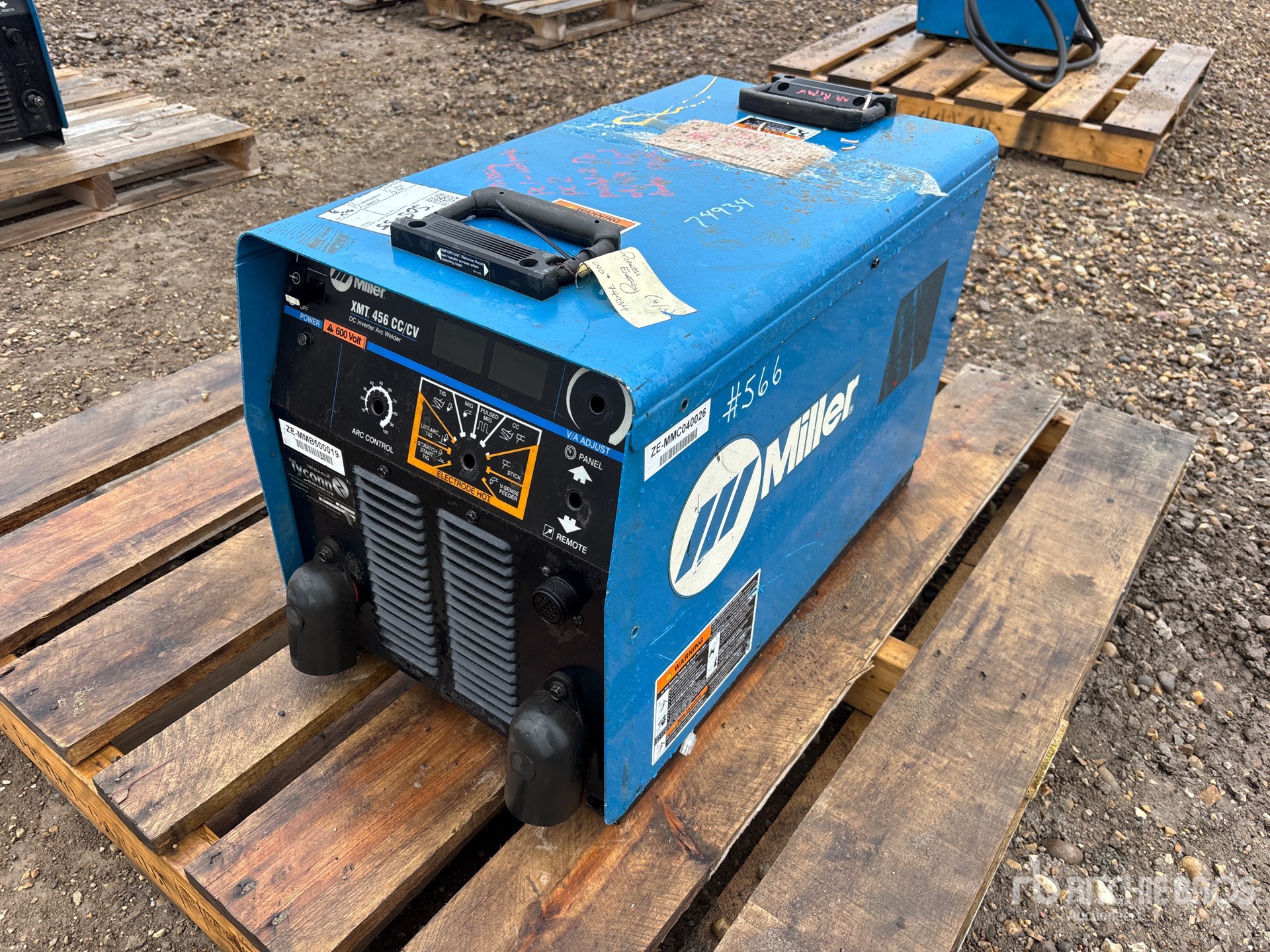 Photo of Miller XMT 456 CC/CV