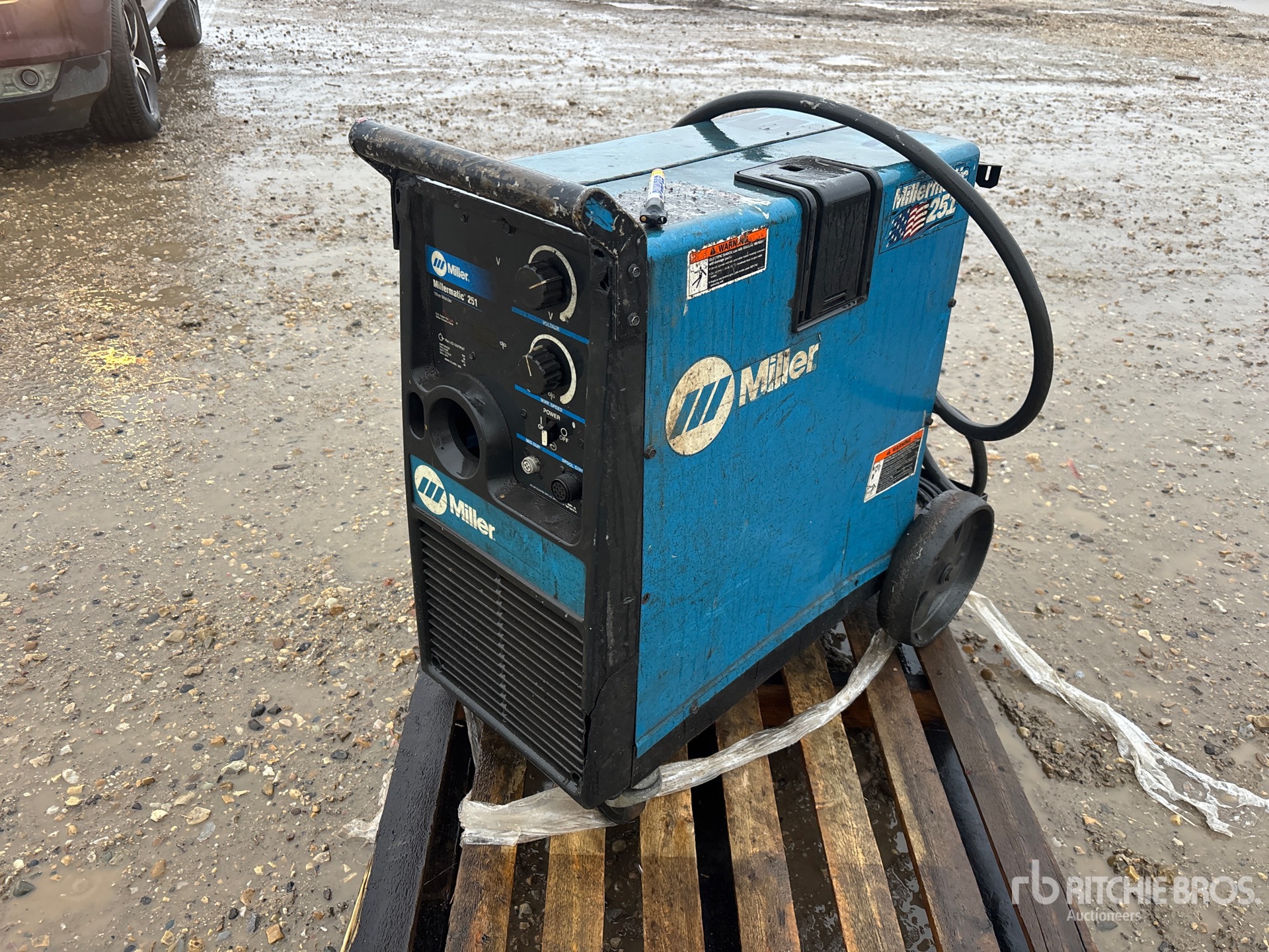 Photo of Miller MILLERMATIC 251