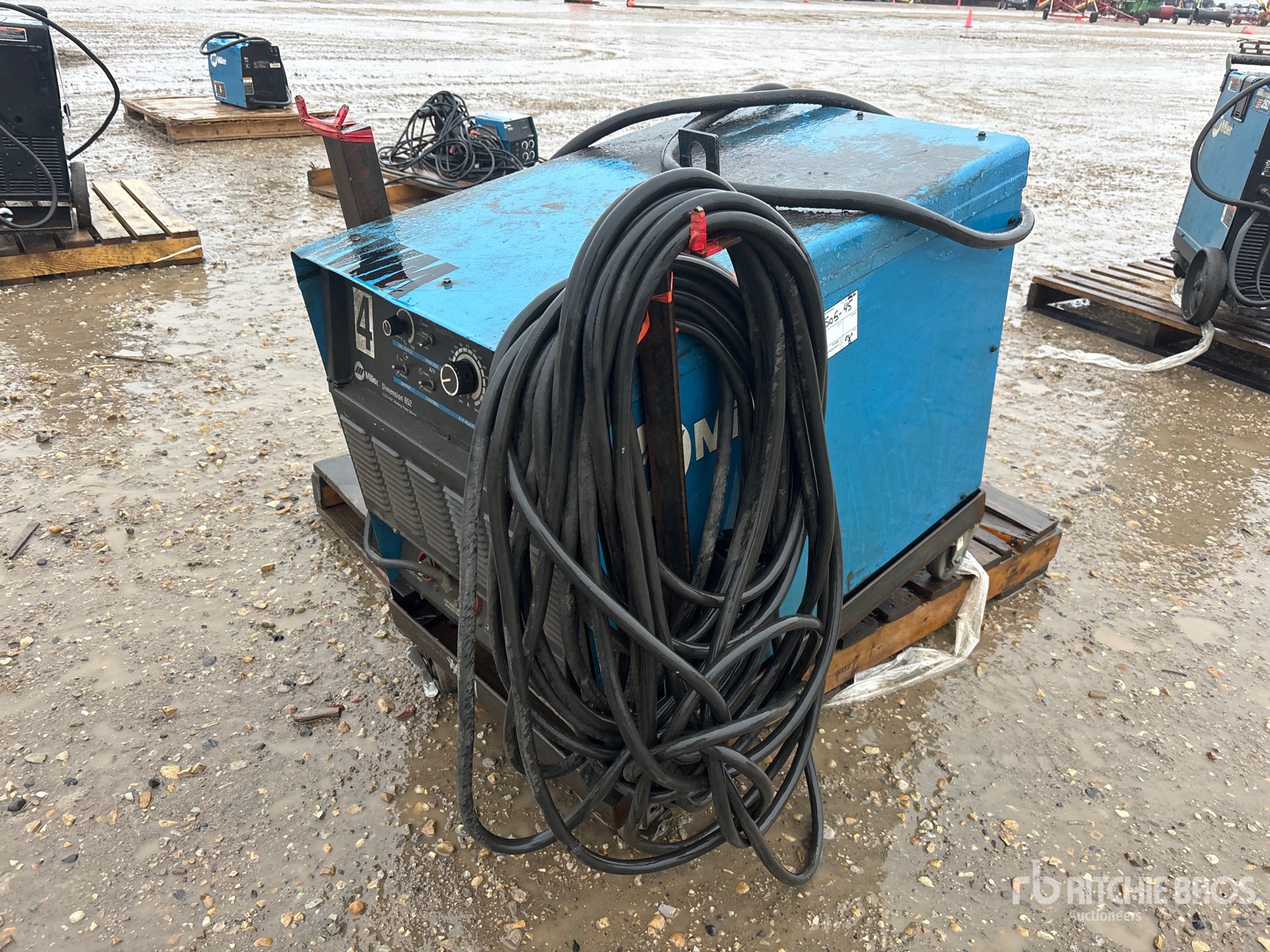 Photo of Miller DIMENSION 652