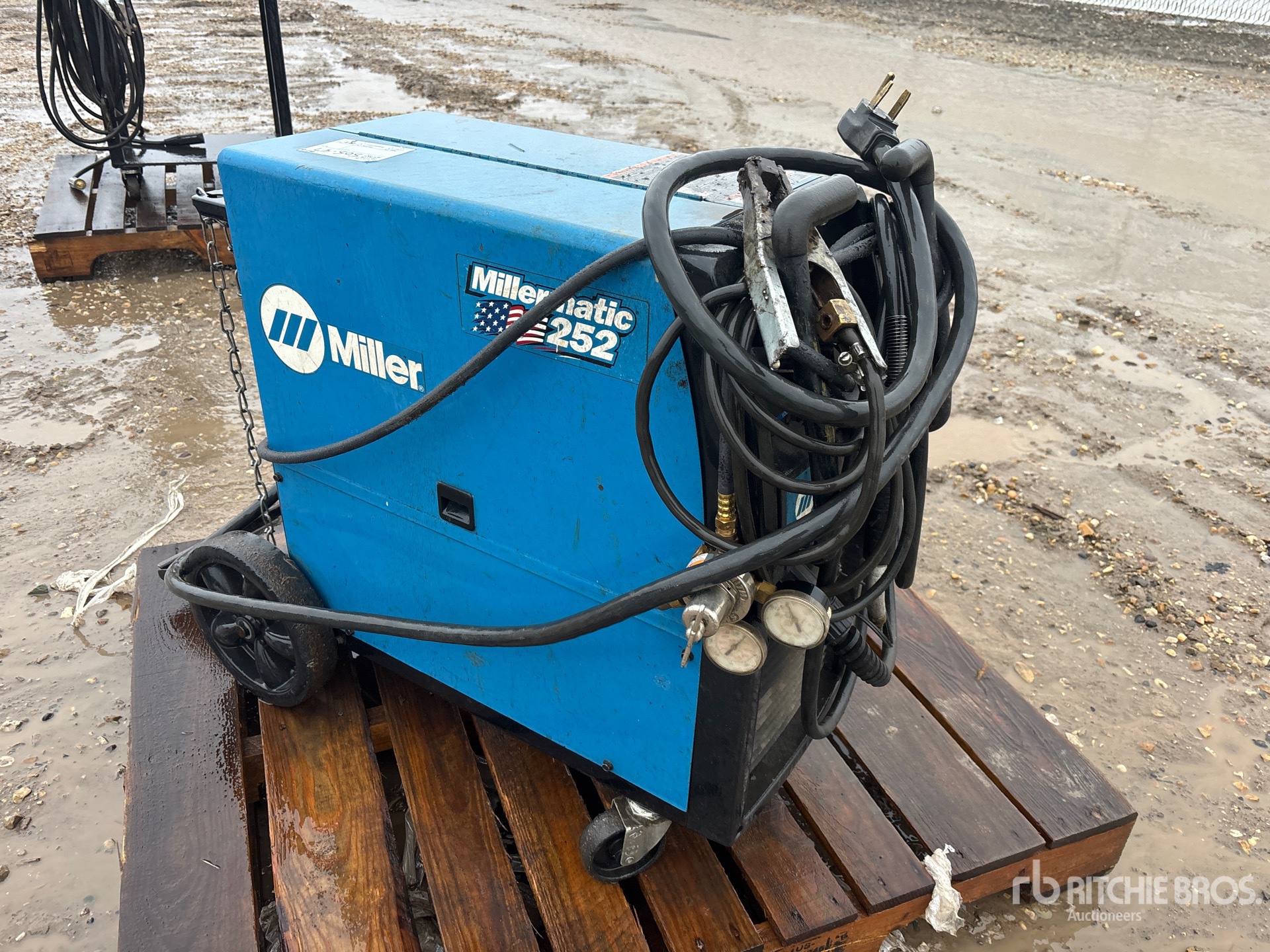 Miller MILLERMATIC 252