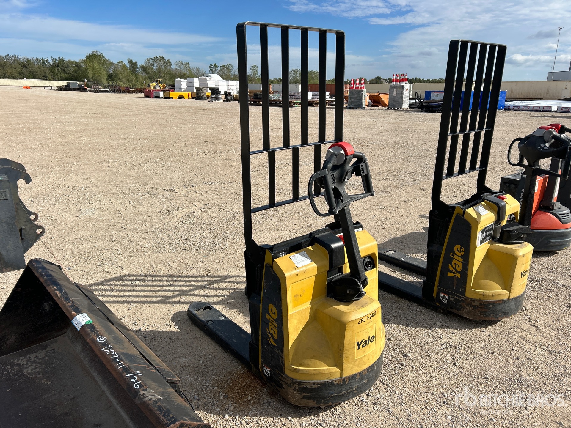 2021 Yale MPB045VGN24T263