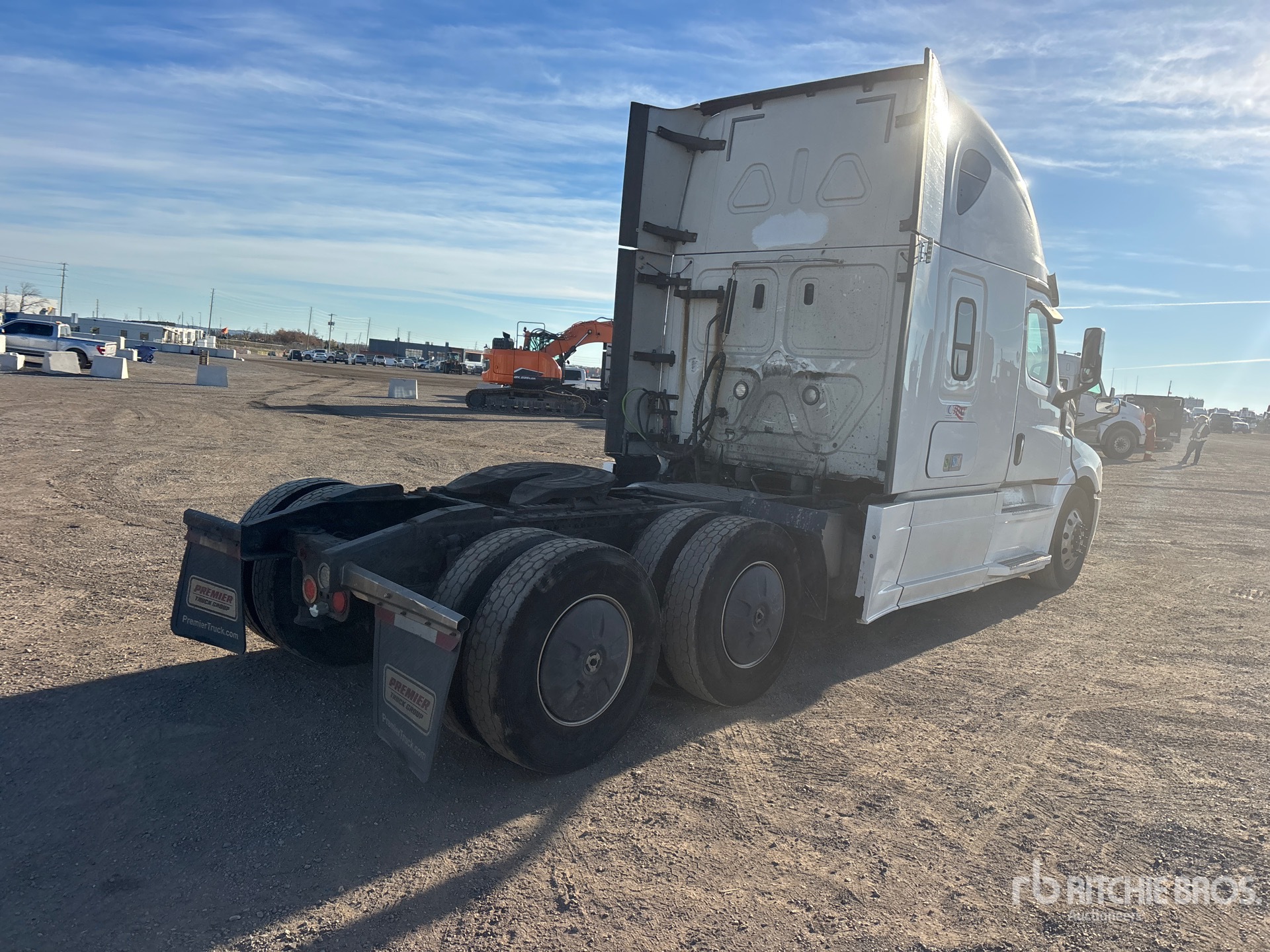 2020 Freightliner CASCADIA 126