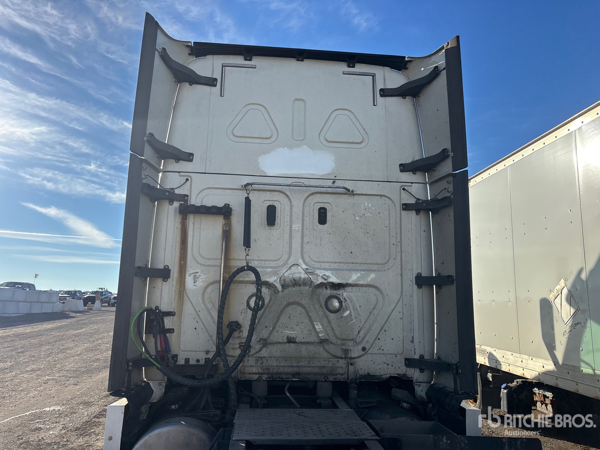 2020 Freightliner CASCADIA 126
