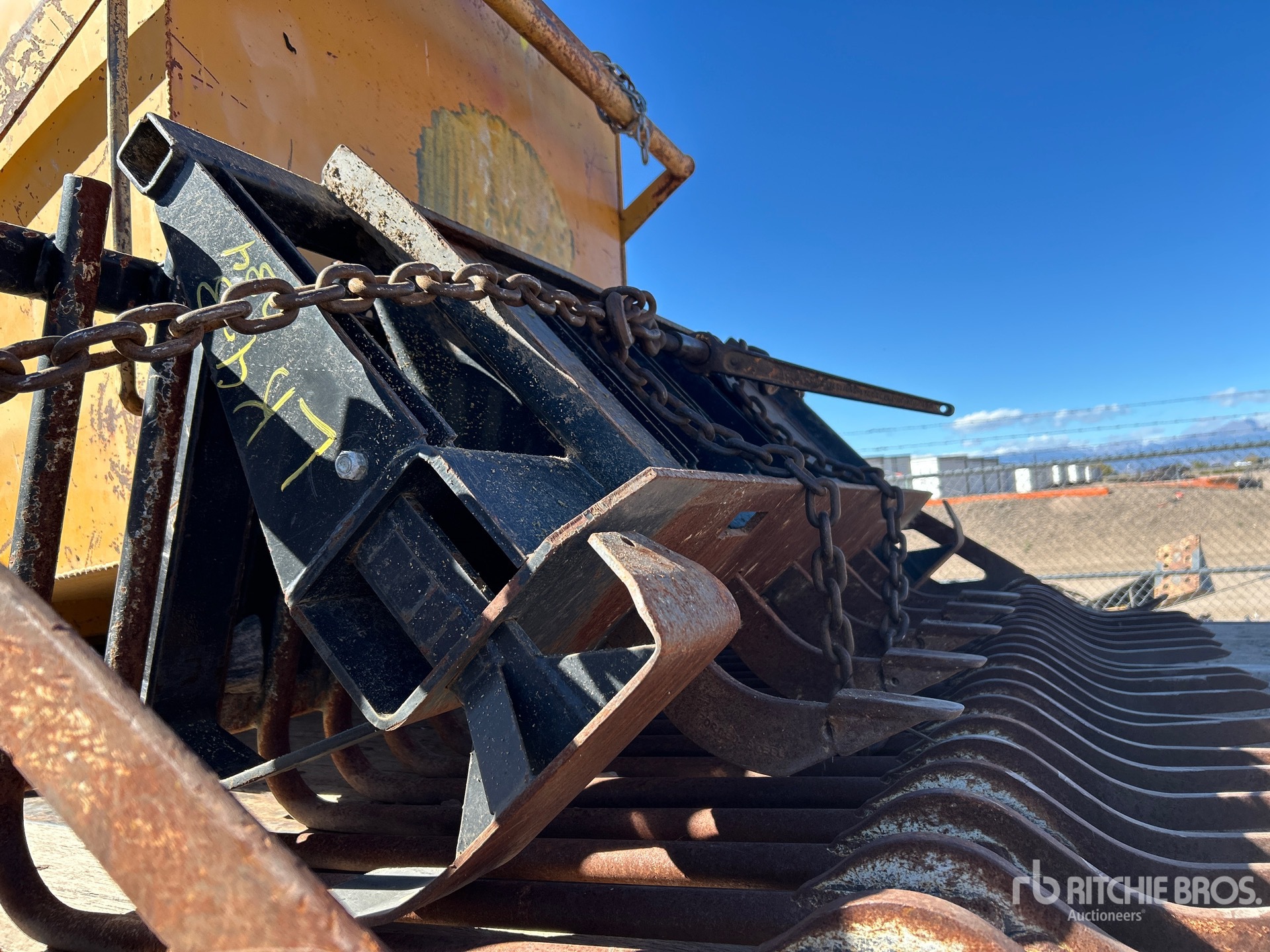Caterpillar 40 IN