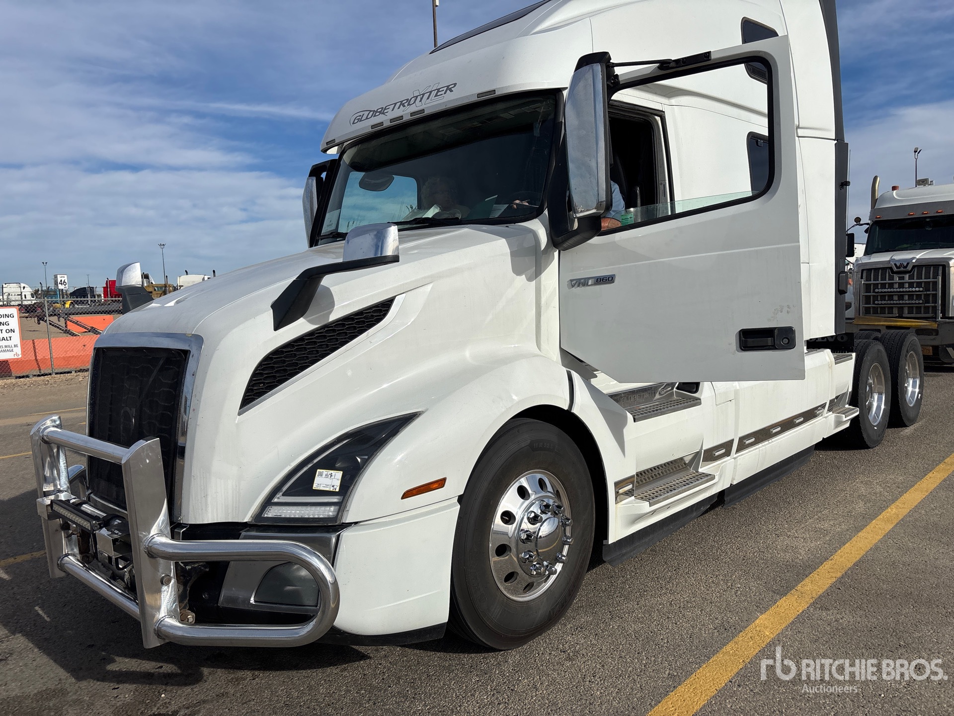 2019 Volvo VNL860
