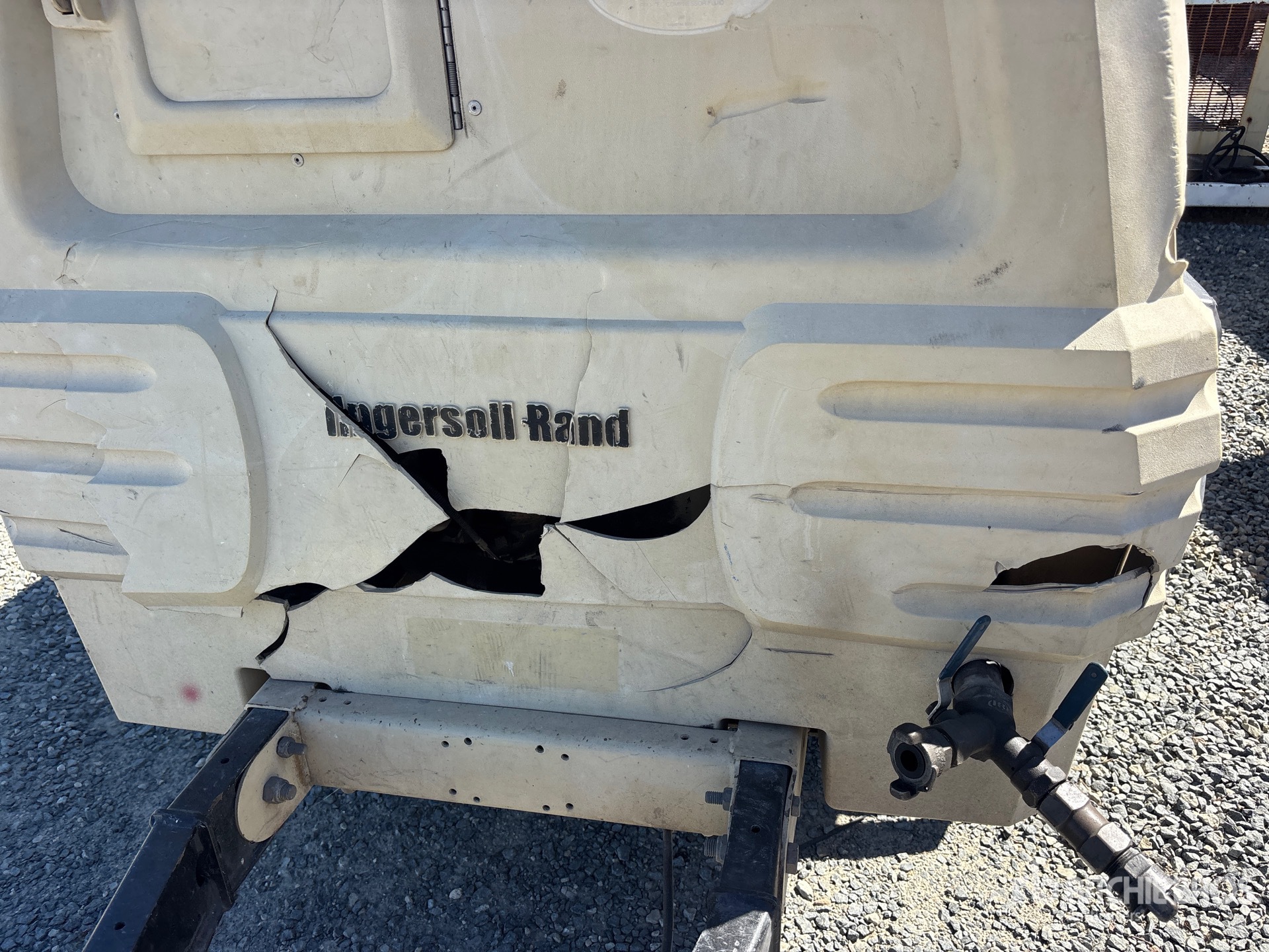 2005 Ingersoll Rand P-185