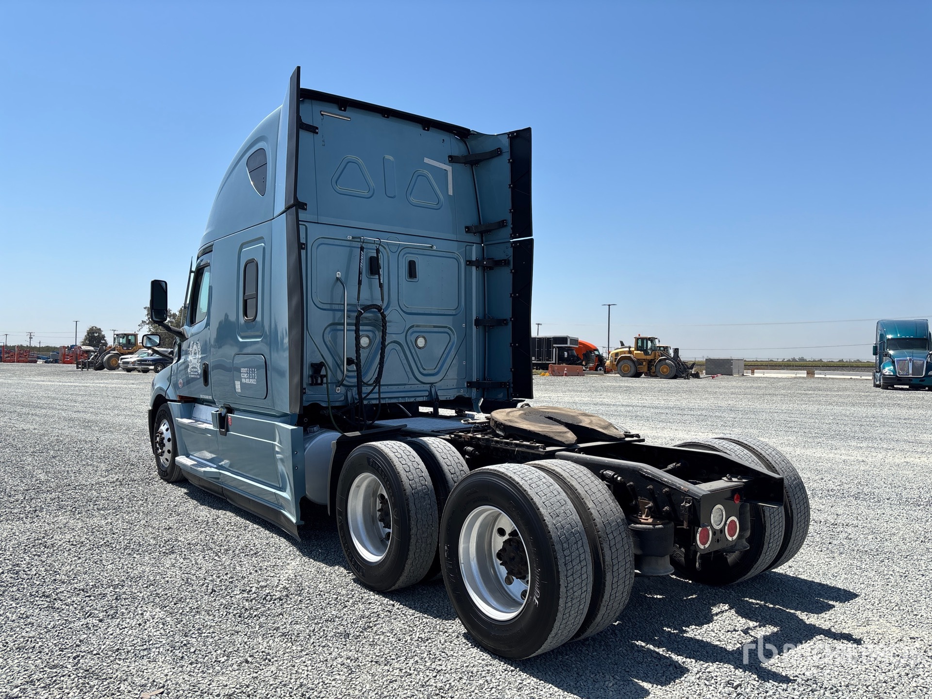 2021 Freightliner CASCADIA 126