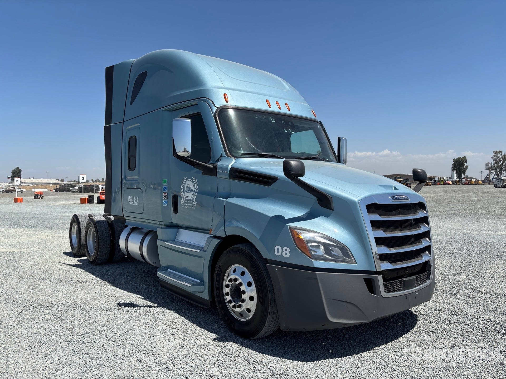 2021 Freightliner CASCADIA 126