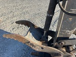 Hydraulics with Thumb Cylinder