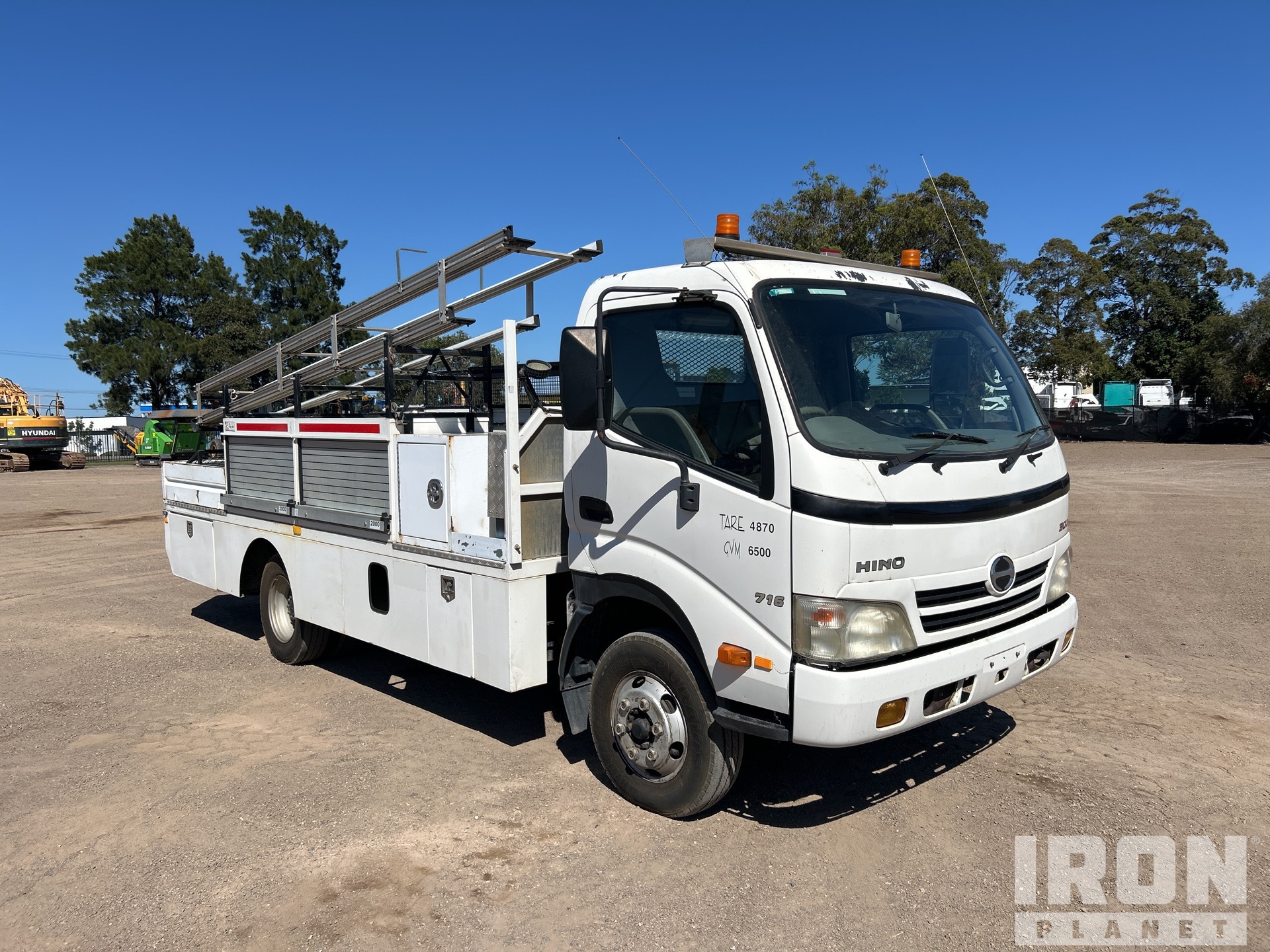 2010 Hino 300C