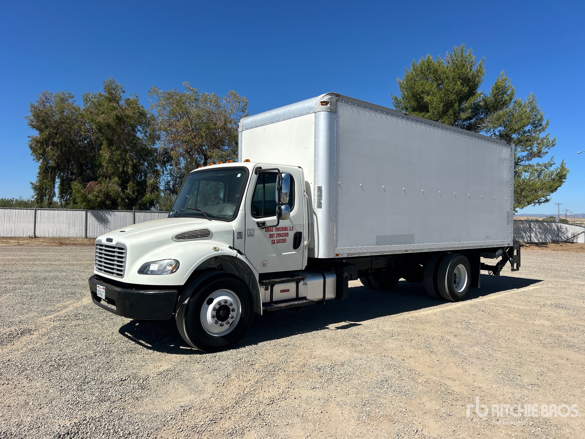 2015 Freightliner M2106