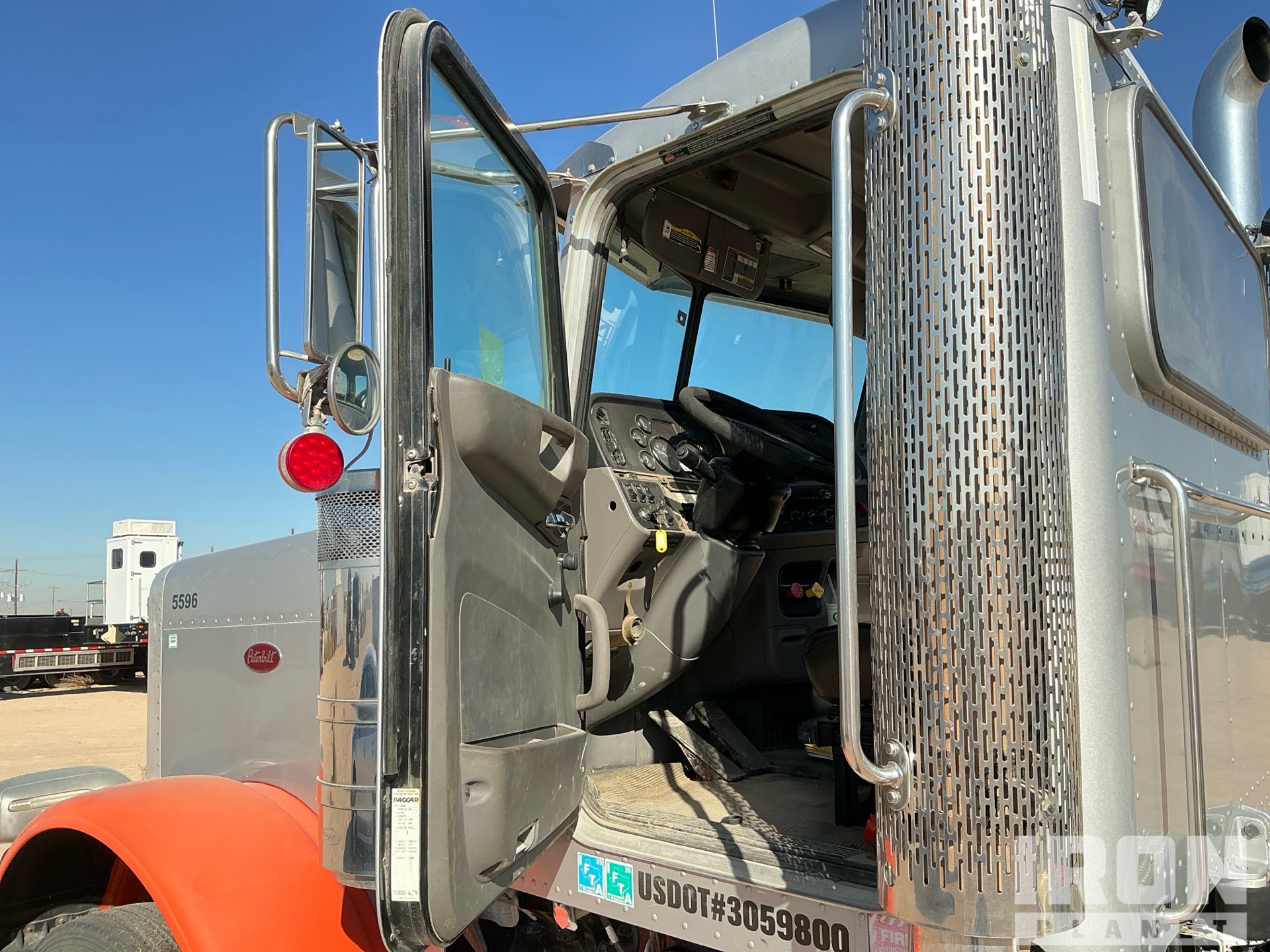 2015 Peterbilt 389
