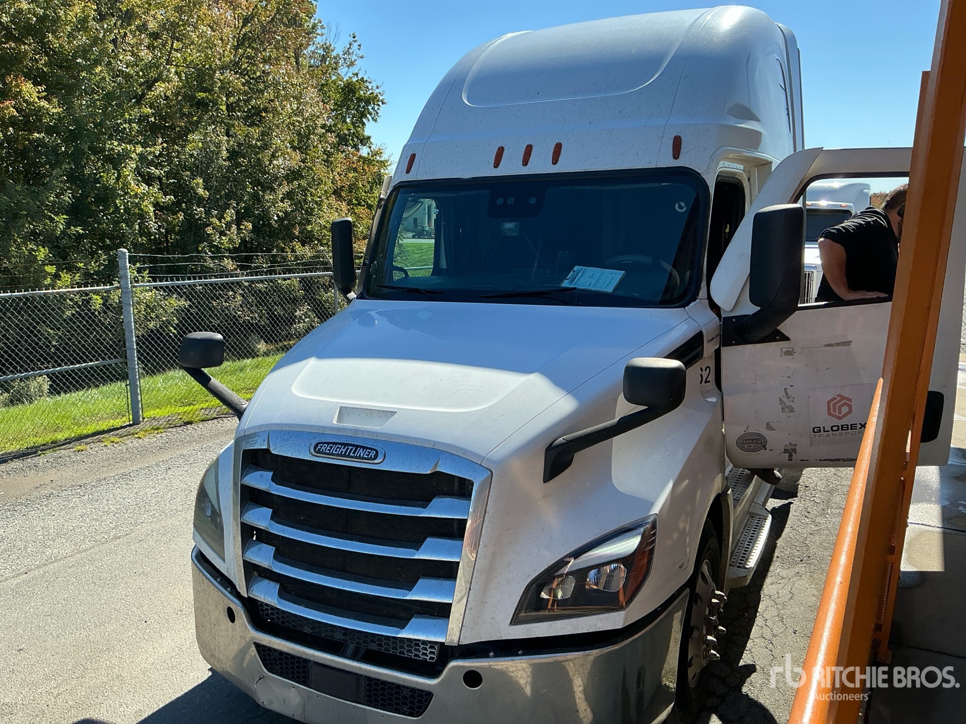 2022 Freightliner CASCADIA 126