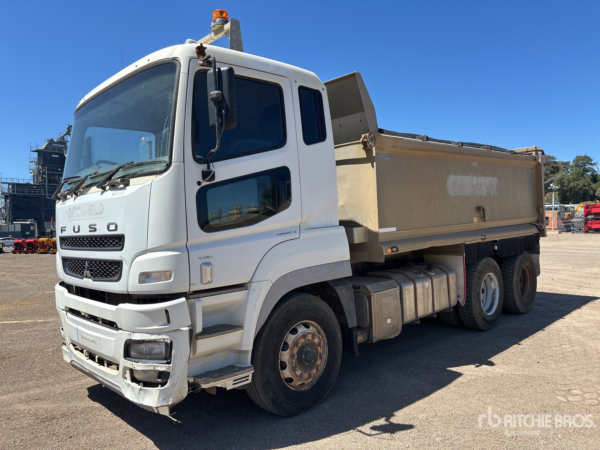 2012 Mitsubishi FV500