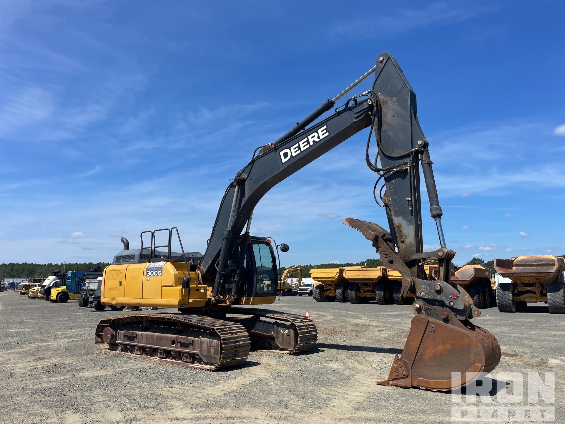 2019 John Deere 300G LC