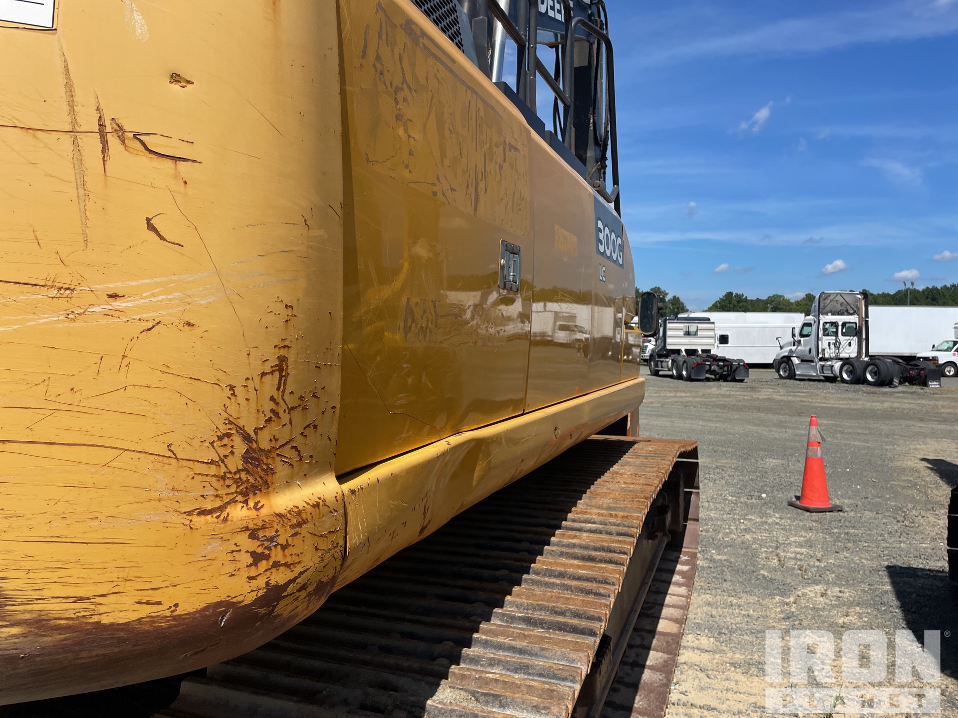 2019 John Deere 300G LC