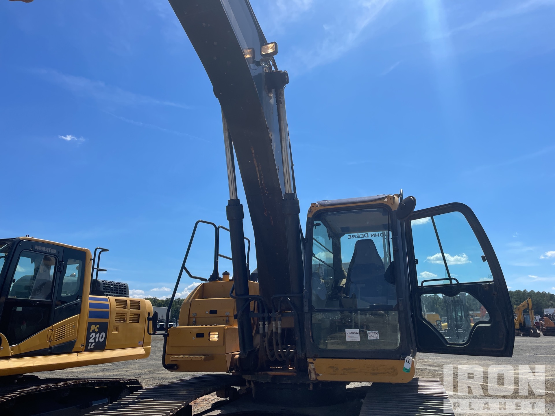 2019 John Deere 300G LC