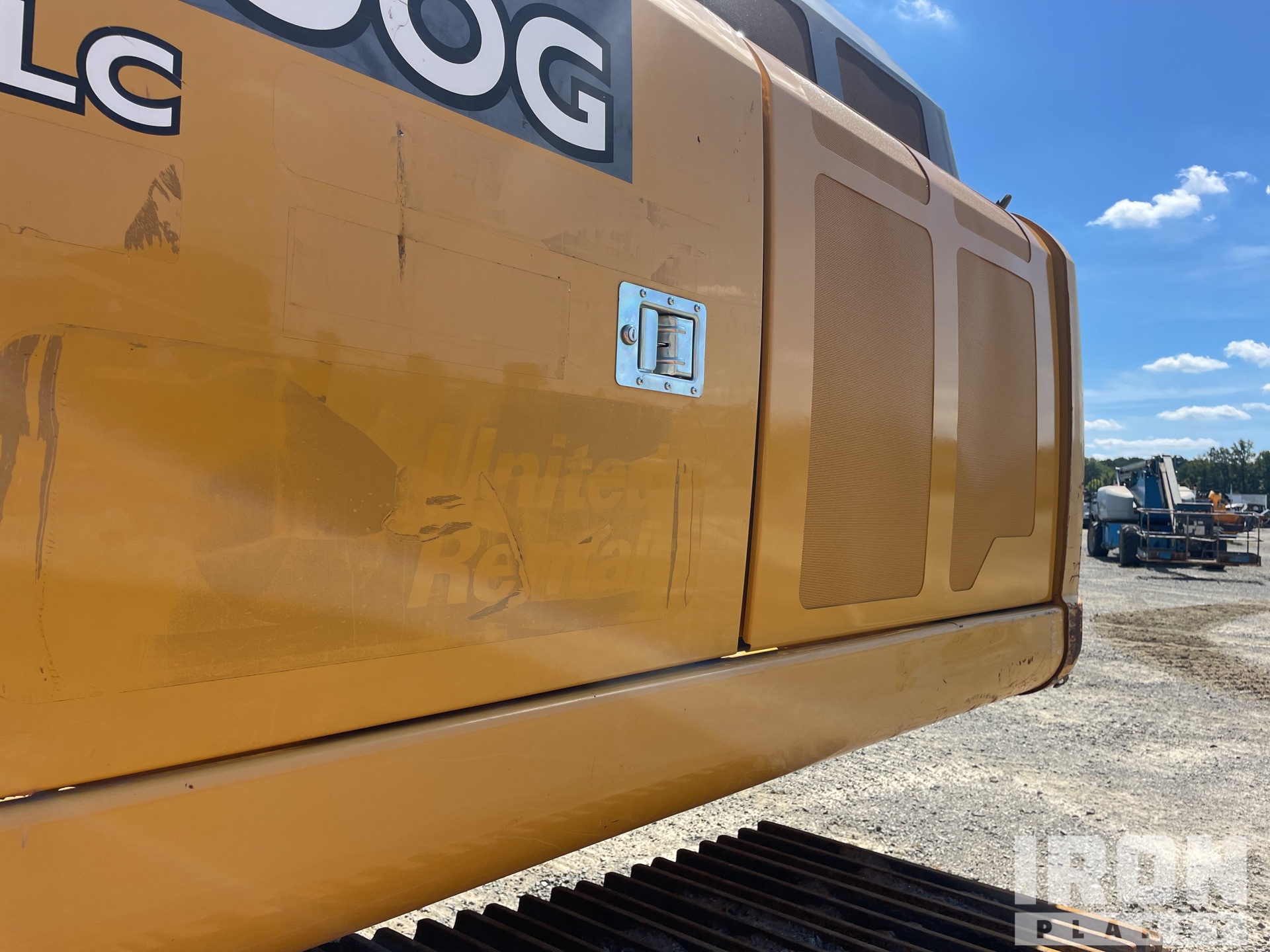2019 John Deere 300G LC