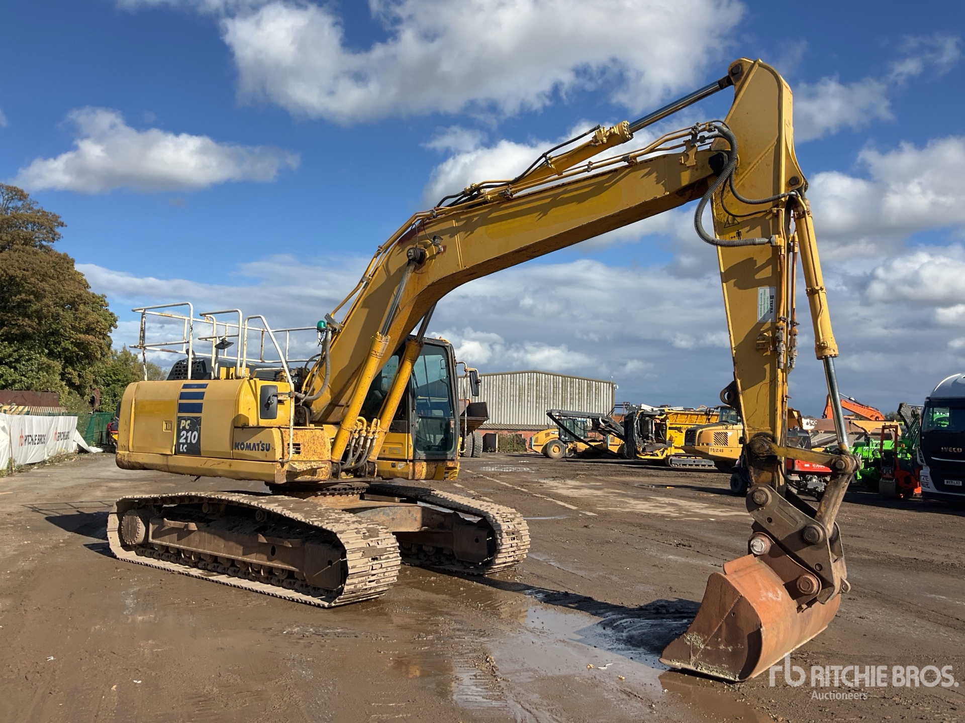 2016 Komatsu PC210LC-10
