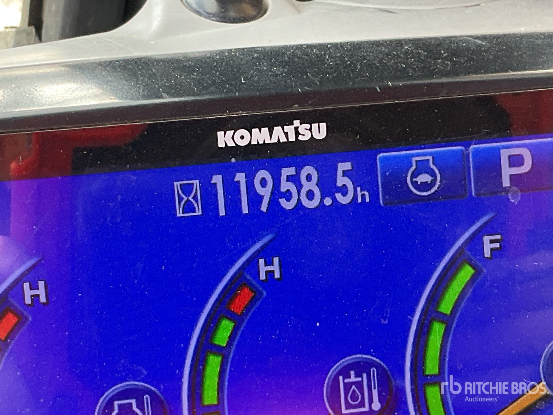 2016 Komatsu PC210LC-10