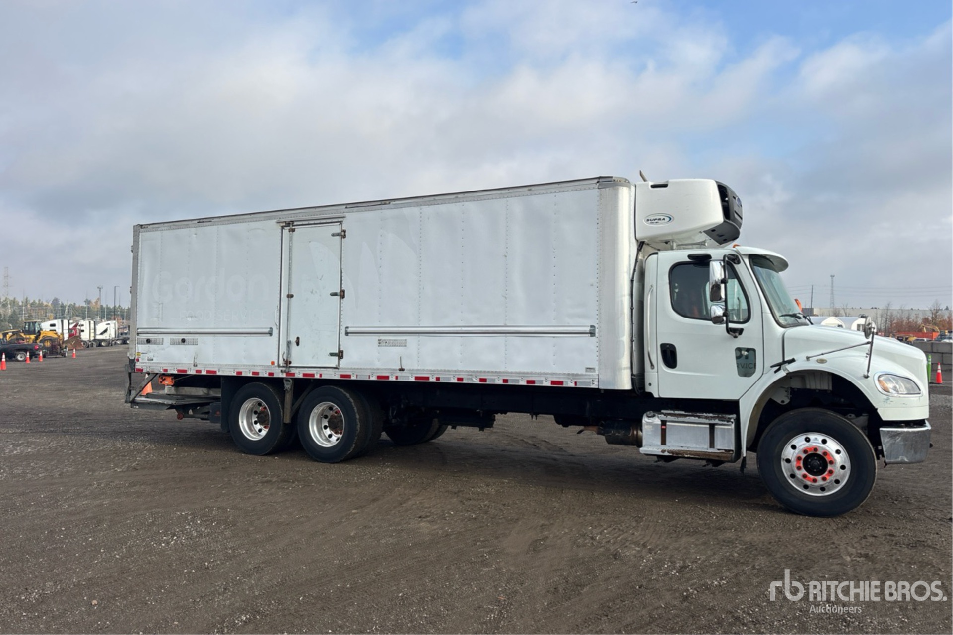 2018 Freightliner M2 106