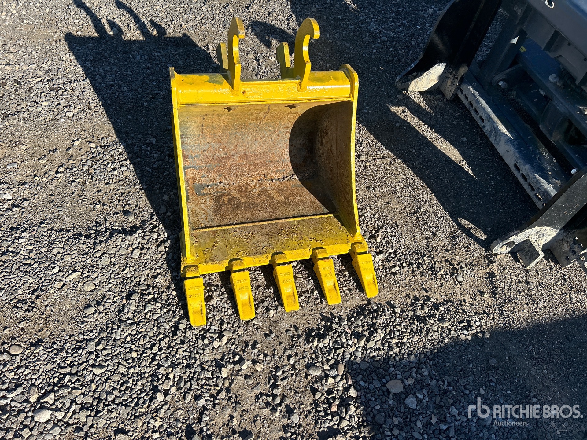 John Deere 24 IN - FITS JOHN DEERE 35G