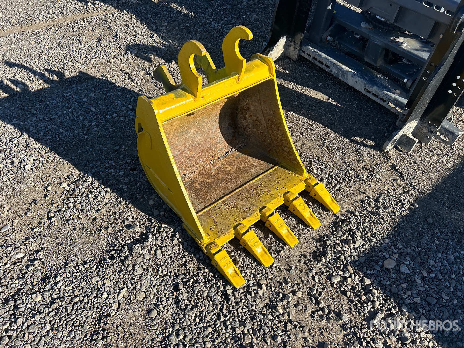 John Deere 24 IN - FITS JOHN DEERE 35G
