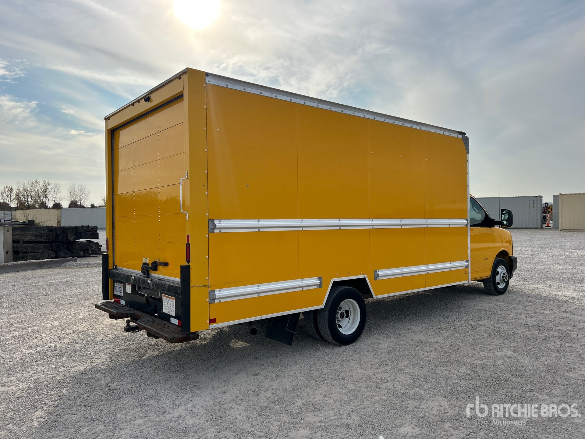 2021 GMC Savana G3500