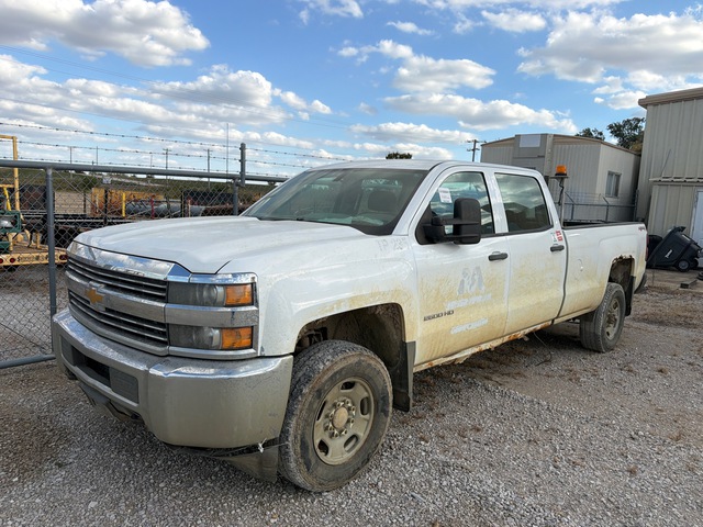 2015 Chevrolet SILVERADO 2500HD 4x4 Crew Cab Pickup