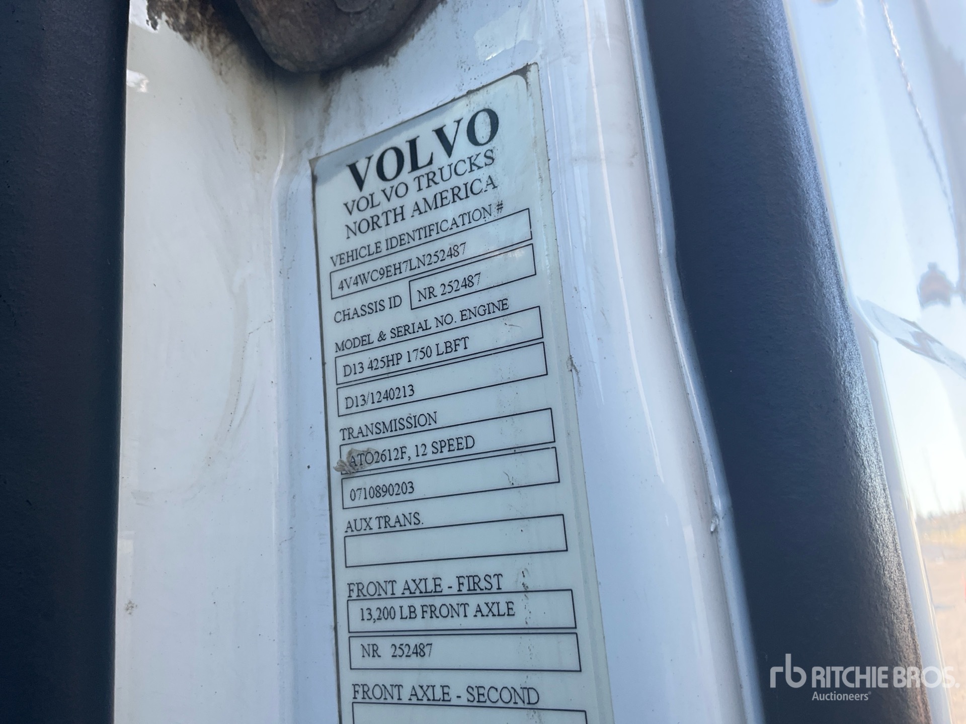 2020 Volvo VNR
