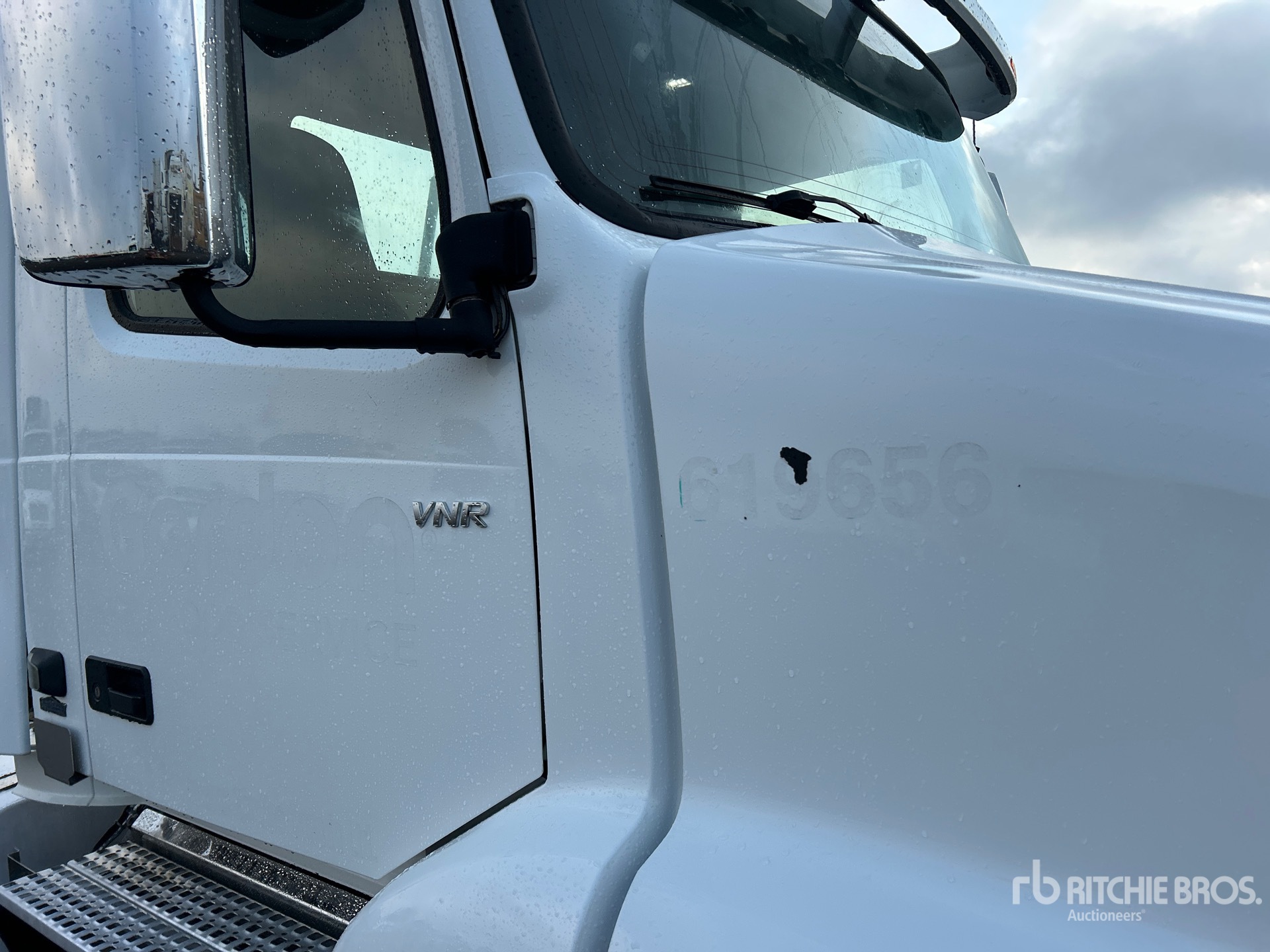 2019 Volvo VNR