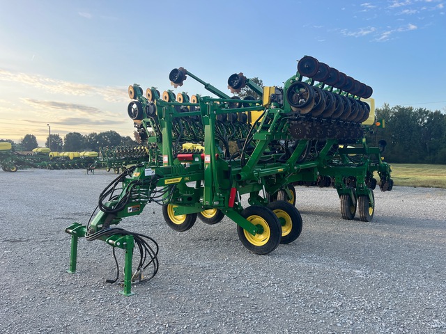 2022 John Deere 1795 24 Row Planter