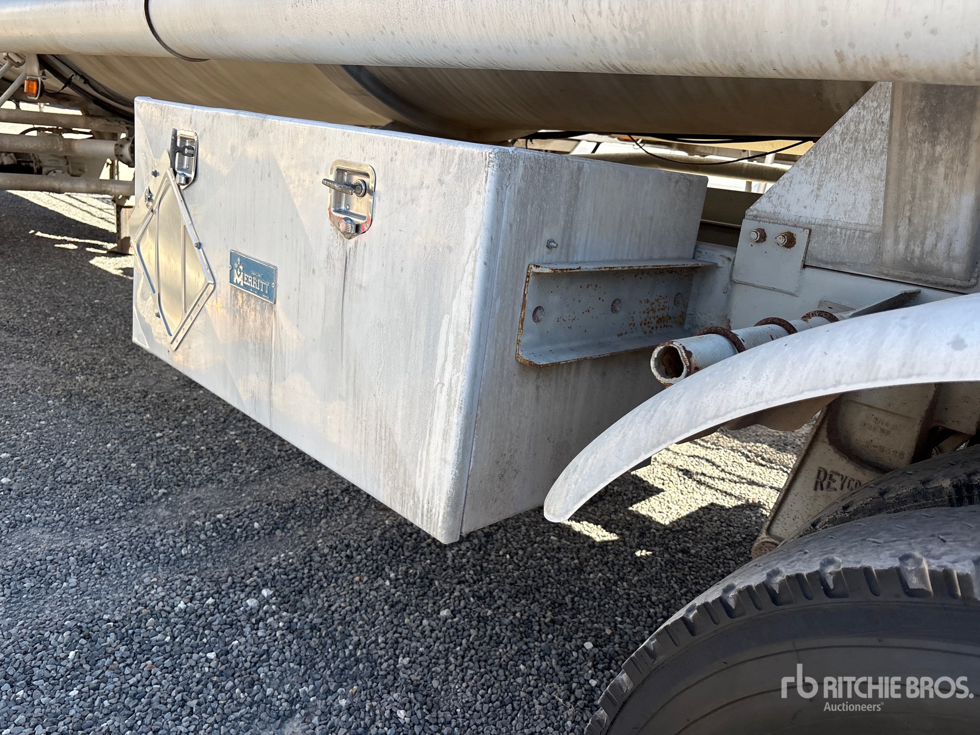 1997 Trailmaster 8400 GAL T/A