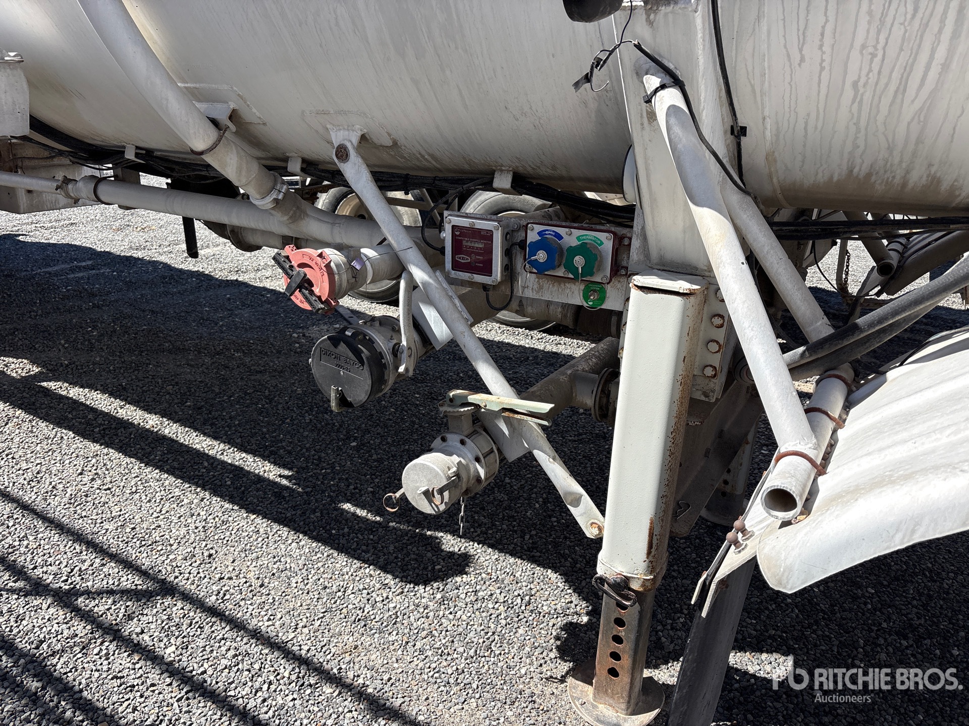 1997 Trailmaster 8400 GAL T/A