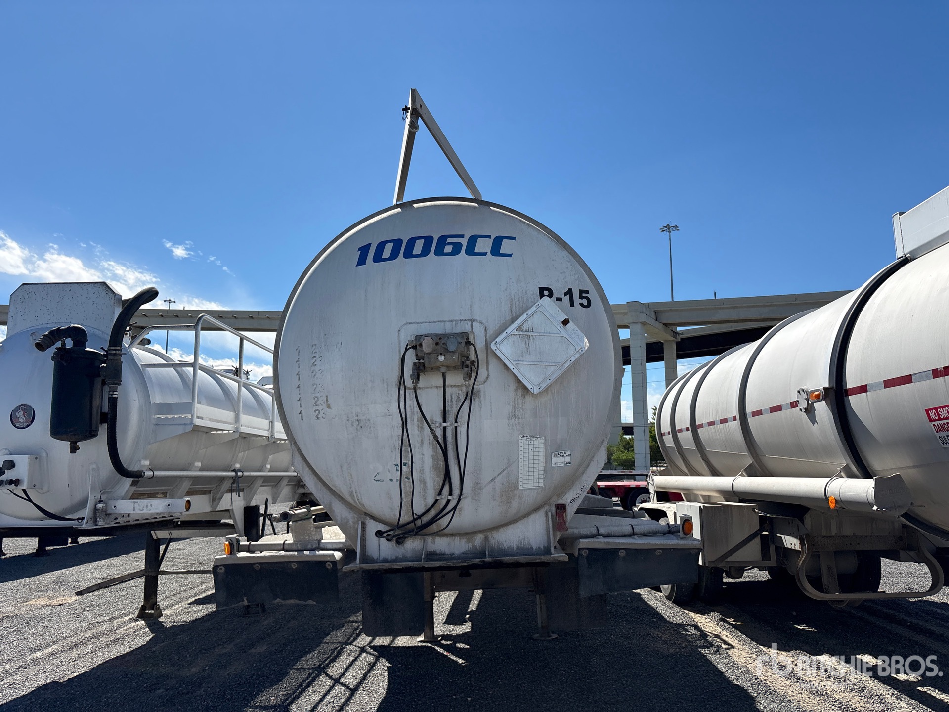 1997 Trailmaster 8400 GAL T/A