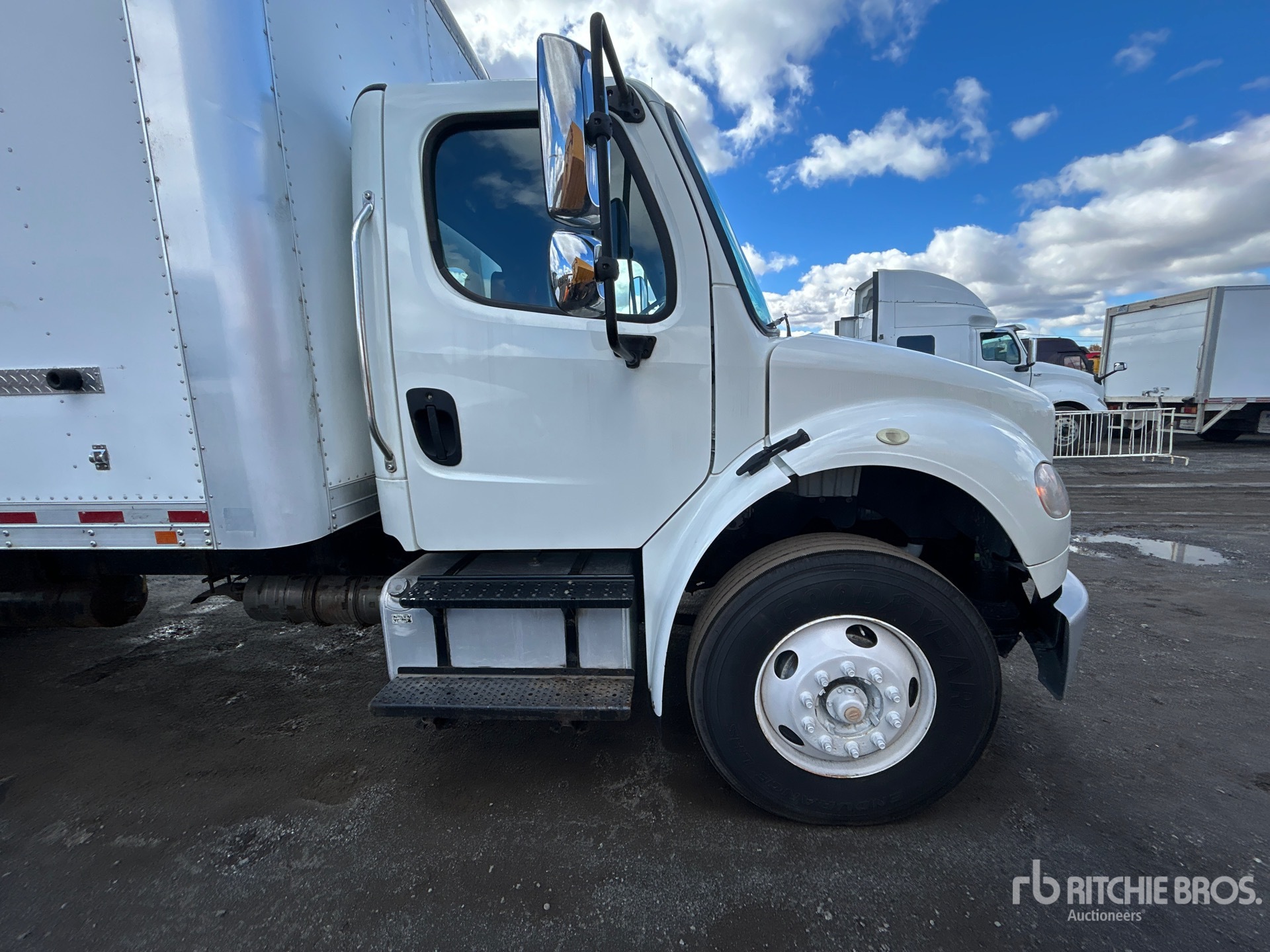 2018 Freightliner M2 106