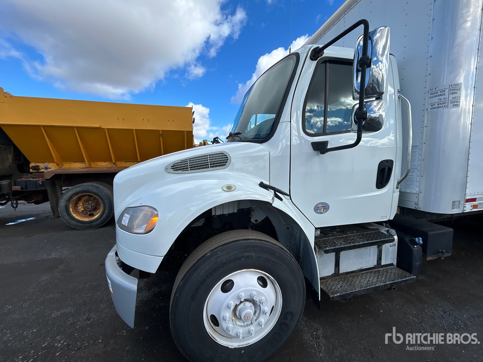 2018 Freightliner M2 106