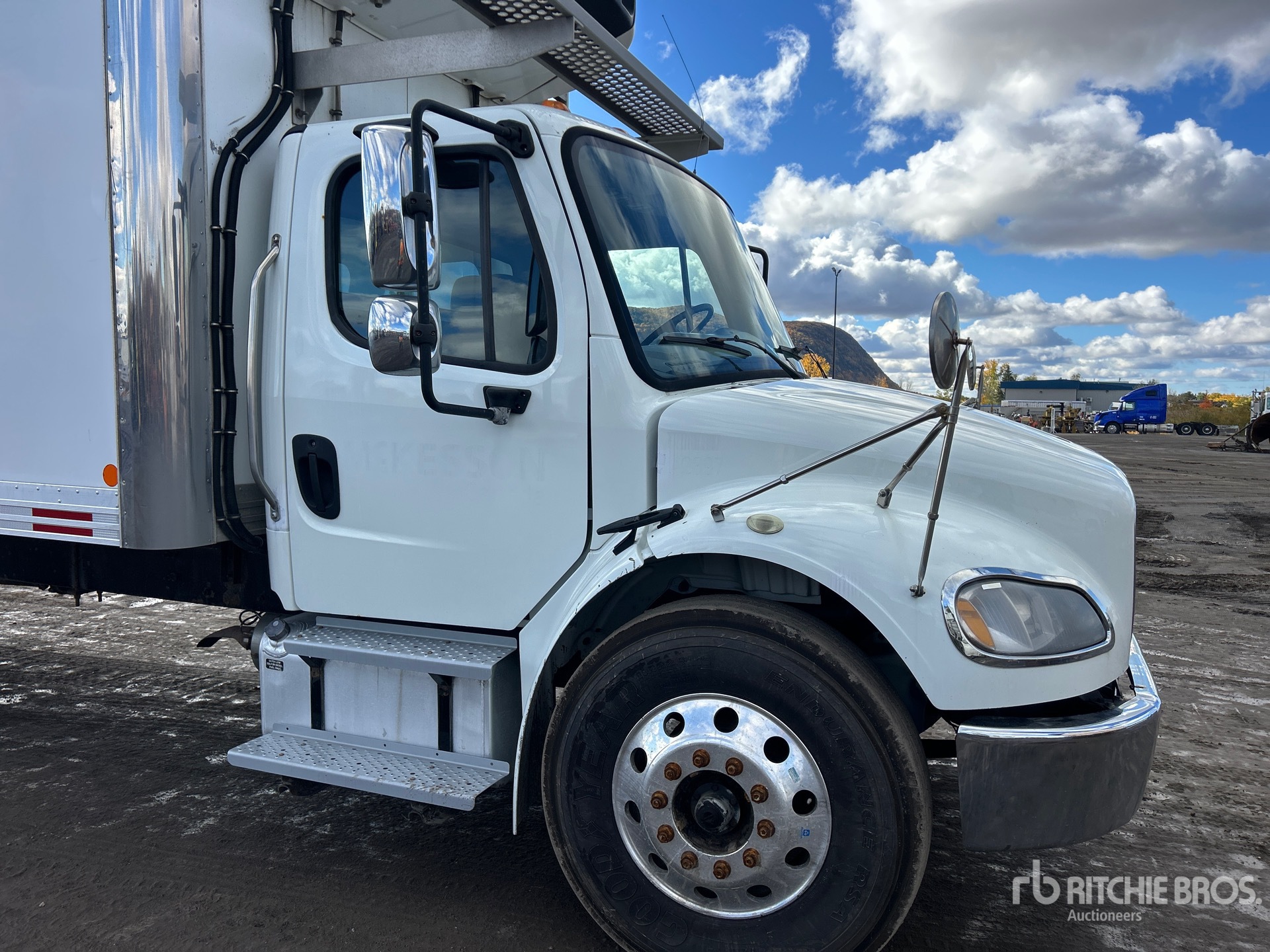 2020 Freightliner M2 106