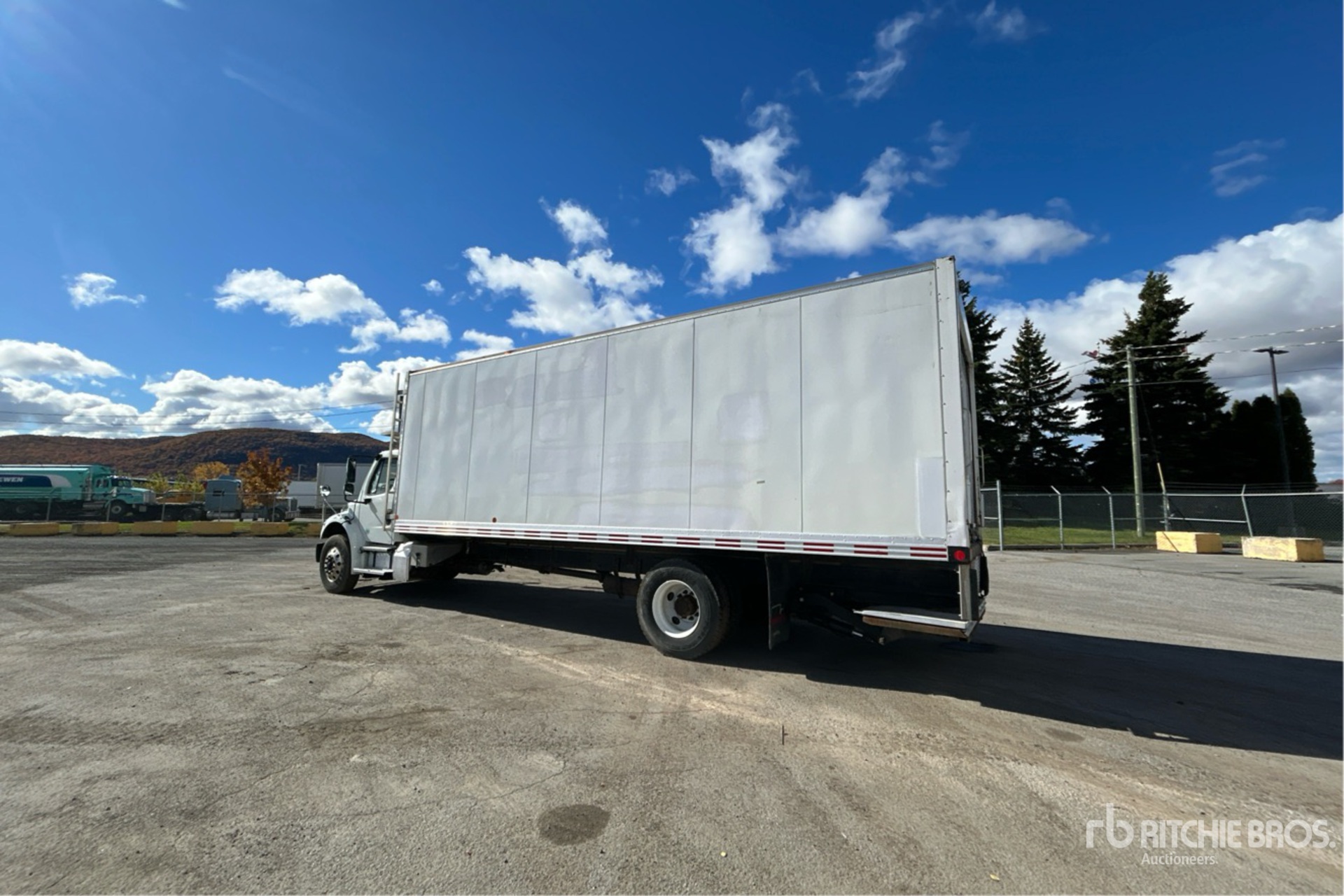 2020 Freightliner M2 106