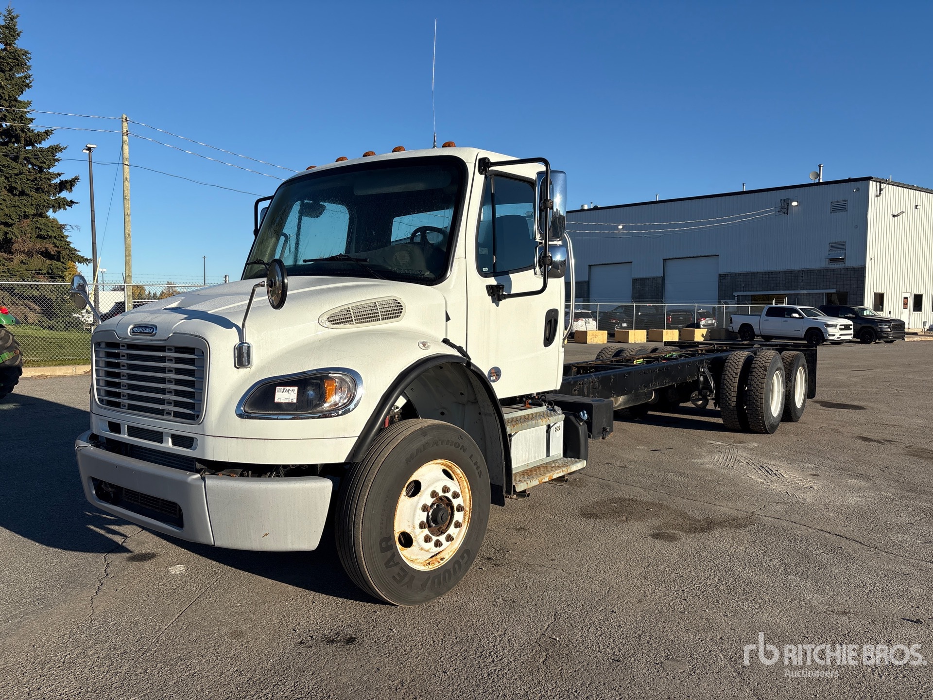 2023 Freightliner M2 106
