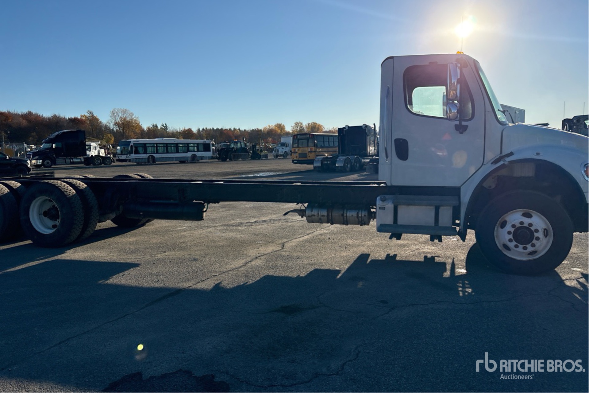 2023 Freightliner M2 106