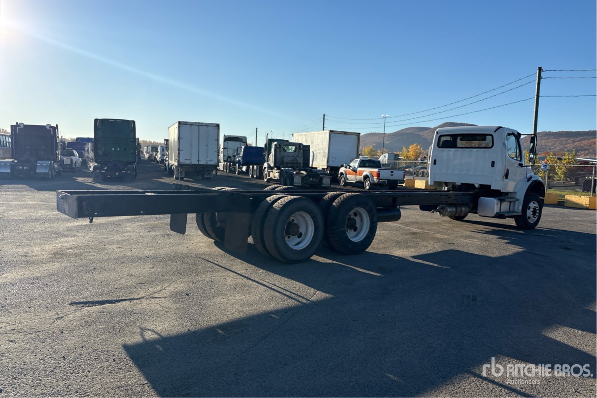 2023 Freightliner M2 106