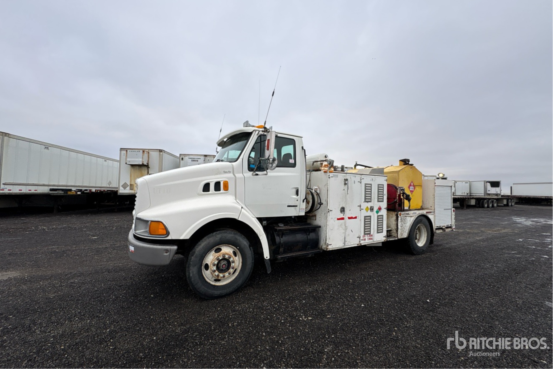 1999 Sterling L8513