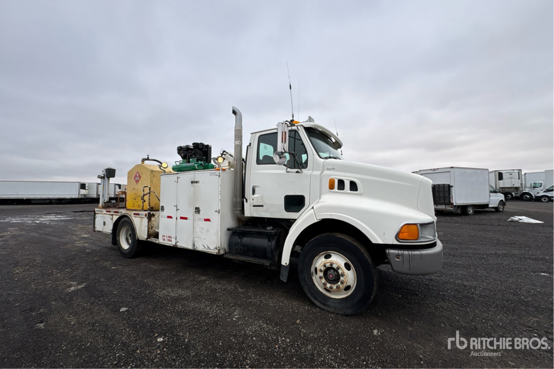 1999 Sterling L8513