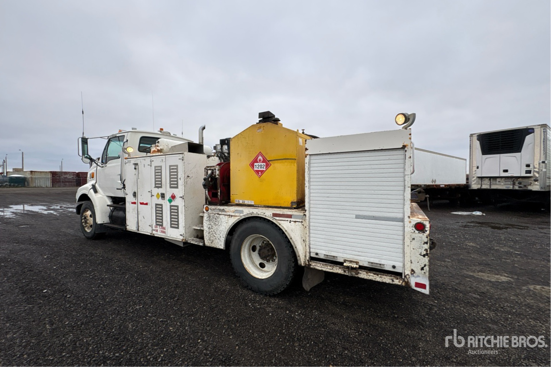 1999 Sterling L8513
