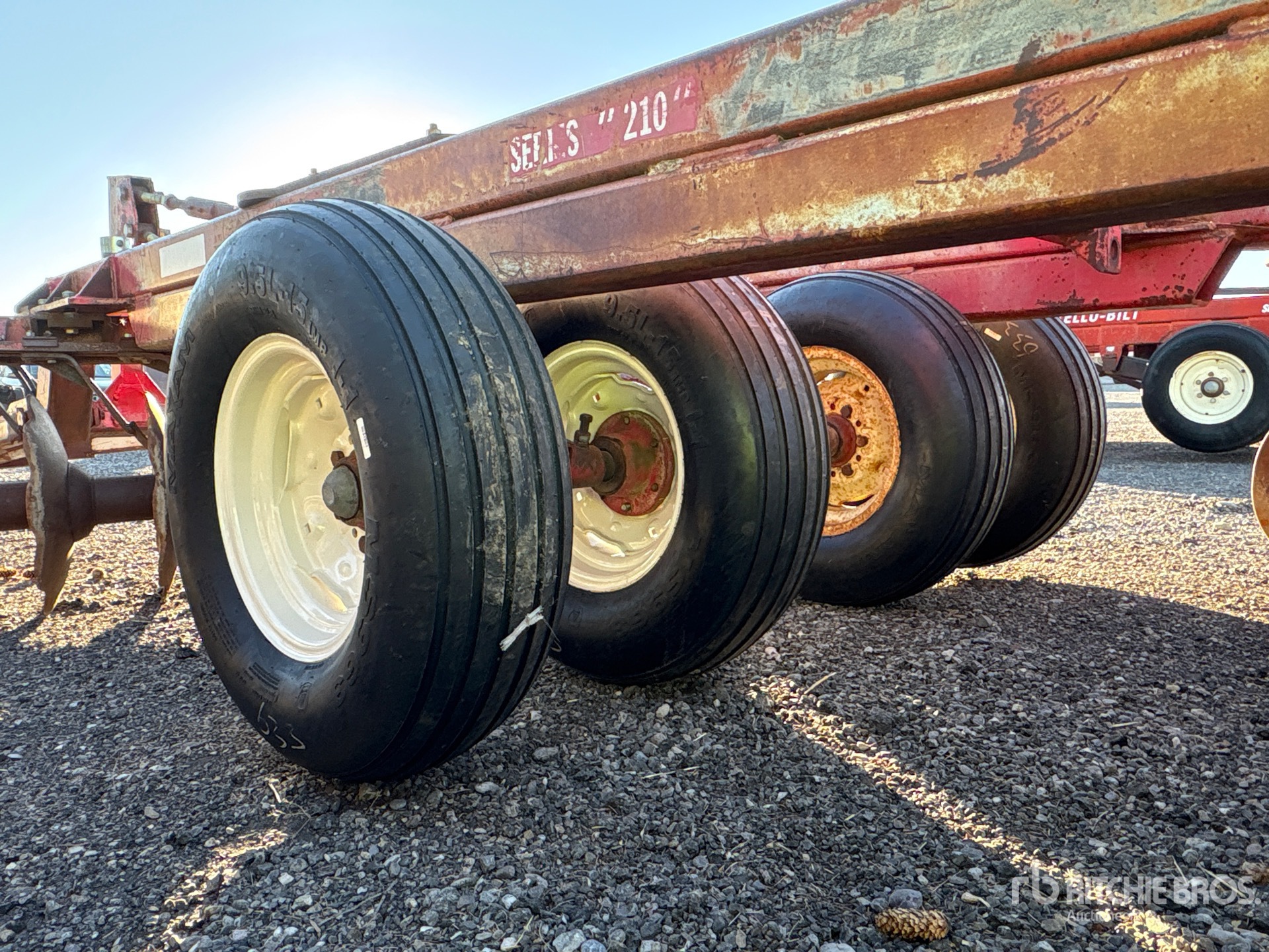Kello-Bilt 210
